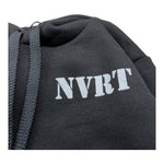 NEVER TOO felpa tinta unita con cappuccio e stampa Nero per Bambino NT1475R NERO NEVER TOO