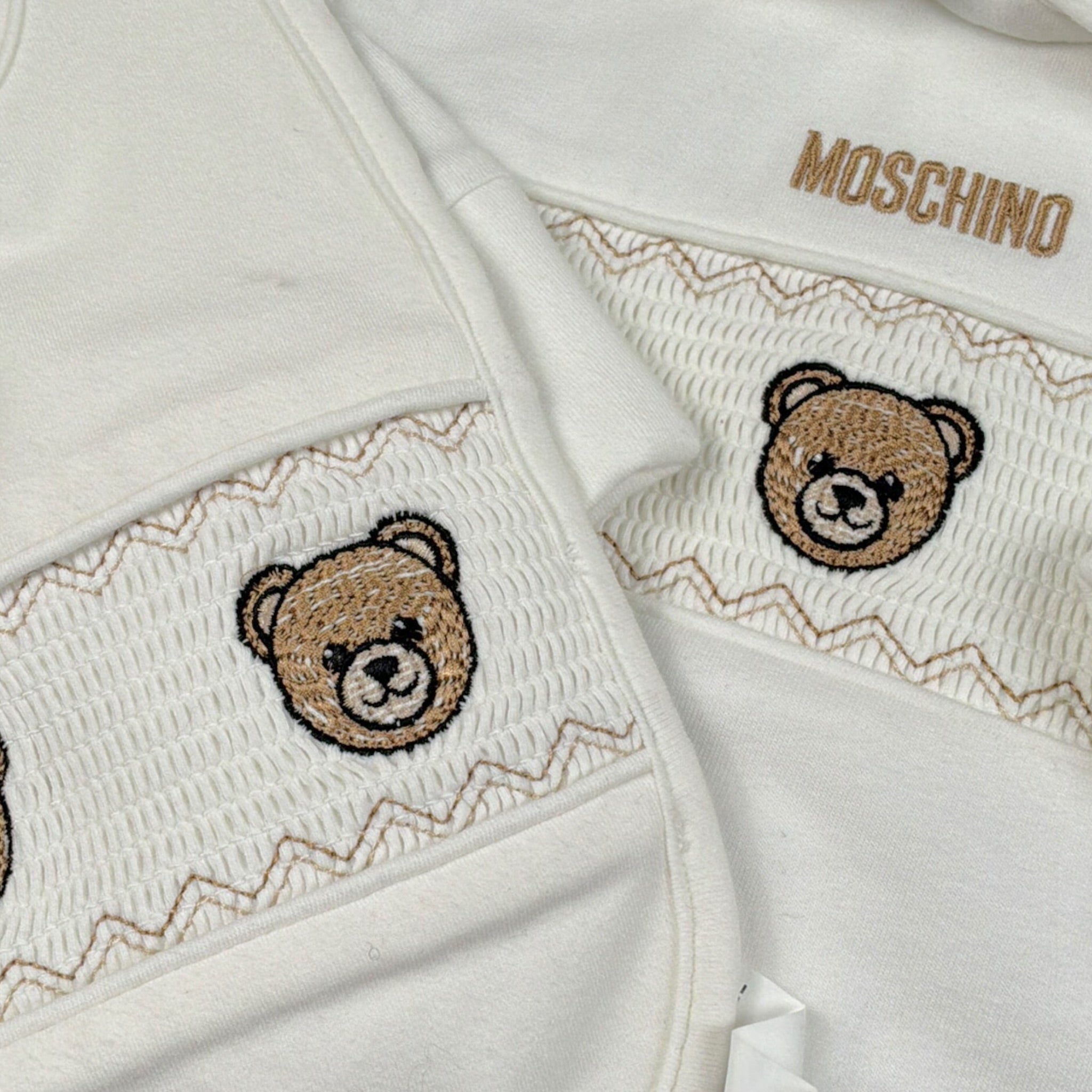 Moschino Tutina Set 3Pz Bavetta-Cappello Bianco per Neonata MUY09F BIANCO MOSCHINO 